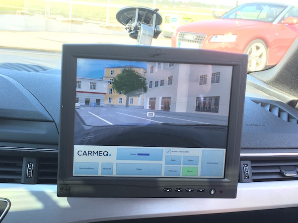 虛擬現(xiàn)實內(nèi)的操作板，顯示屏上顯示的是VR眼鏡內(nèi)畫面